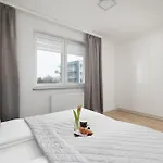 Seaside Porta Mare With Balcony By Renters 아파트 코워브제크